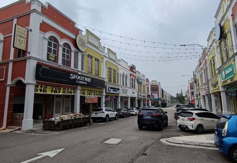 Taman Mount Austin Commercial