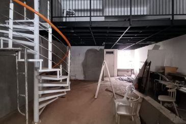 Taman Mount Austin Commercial