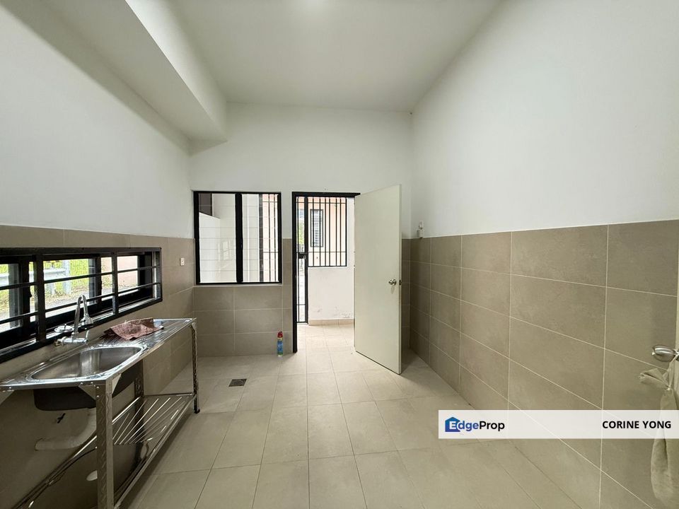 Permas Jaya Double Storey Terrace House For Rent 🏡, Johor, Masai