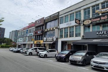 Taman Mount Austin Commercial