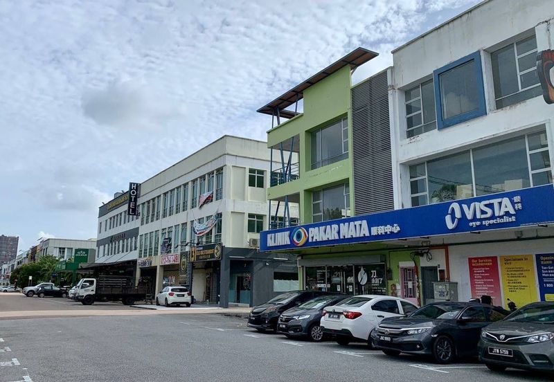 Taman Mount Austin Commercial