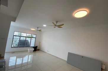 Austin Residence @Taman Mount Austin