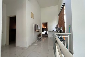 Double Storey Corner For Sale At Setia Tropika 🏡