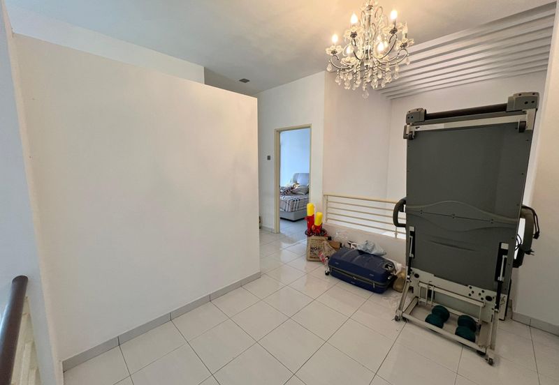 Jalan Setia Tropika 2/14