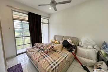 Jalan Setia Tropika 2/14