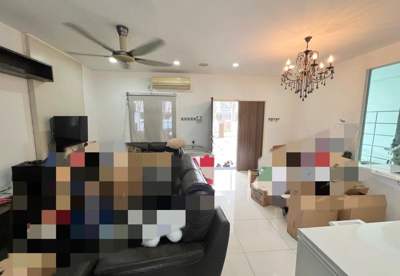 Jalan Setia Tropika 2/14