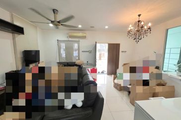 Jalan Setia Tropika 2/14