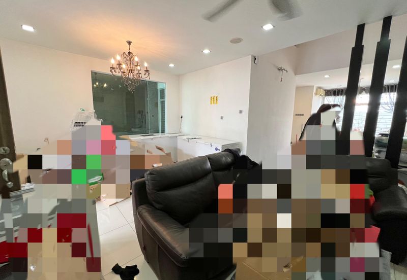 Jalan Setia Tropika 2/14