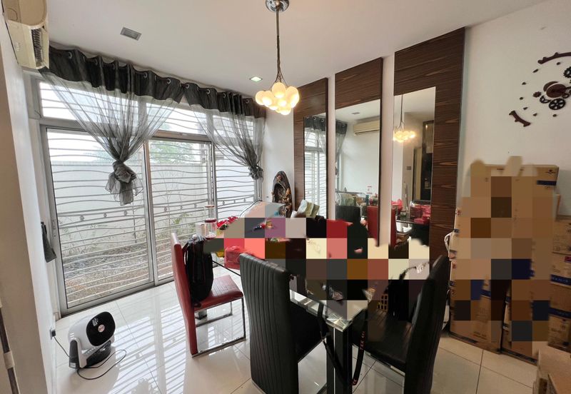 Jalan Setia Tropika 2/14