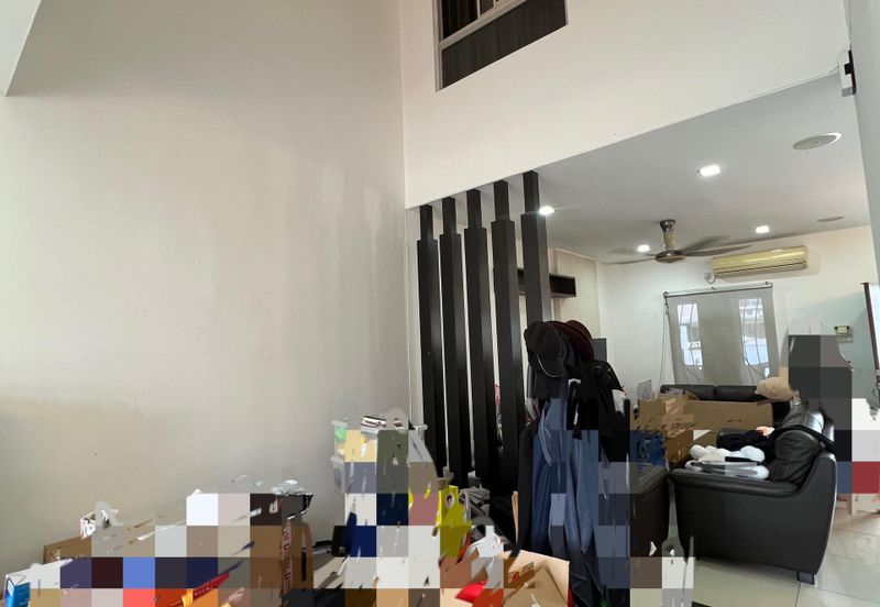 Jalan Setia Tropika 2/14