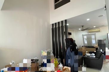 Jalan Setia Tropika 2/14