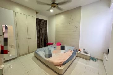 Jalan Setia Tropika 2/14