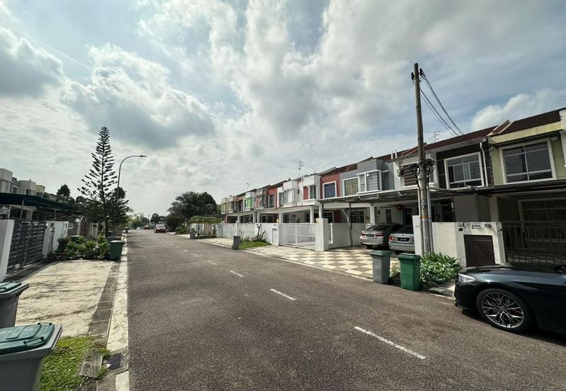 Jalan Setia Tropika 3/12