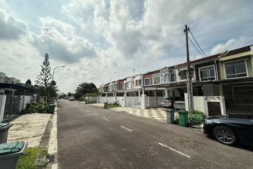 Jalan Setia Tropika 3/12