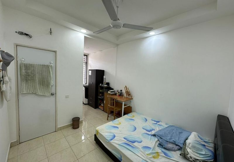 Jalan Setia Tropika 3/12