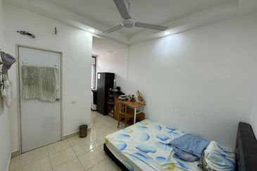 Jalan Setia Tropika 3/12