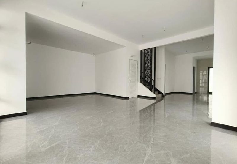 Double Storey Semi-D For Sale At Setia Tropika 