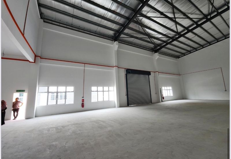 1.5 Storey Cluster Factory For Rent At Ulu Tiram 