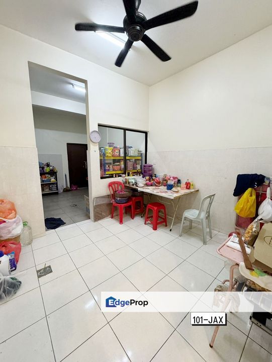 Sanggul Bandar Puteri Klang Double Storey House 22x75 4 Bedrooms 3 Bathrooms  Renovated Unit Kitchen Fully Extended Kitchen, Selangor, Klang