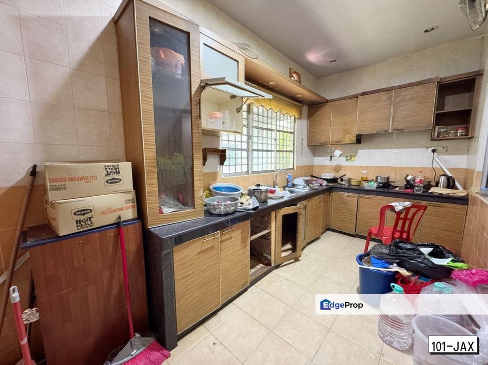 Sanggul Bandar Puteri Klang Double Storey House 22x75 4 Bedrooms 3 Bathrooms Freehold & Non-bumi Lot Renovated Unit Kitchen Fully Extended, Selangor, Klang