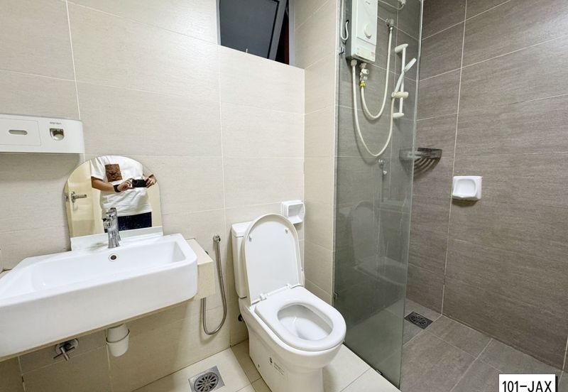 Adria Residence @ Gravit8