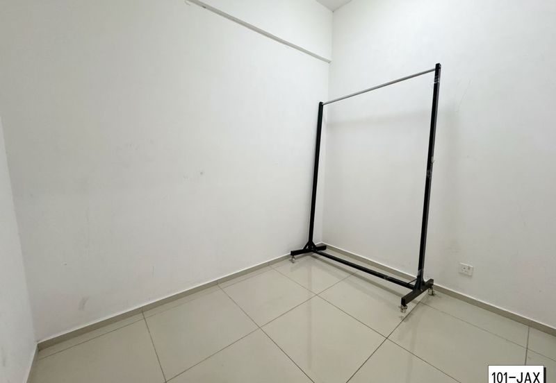 Adria Residence @ Gravit8