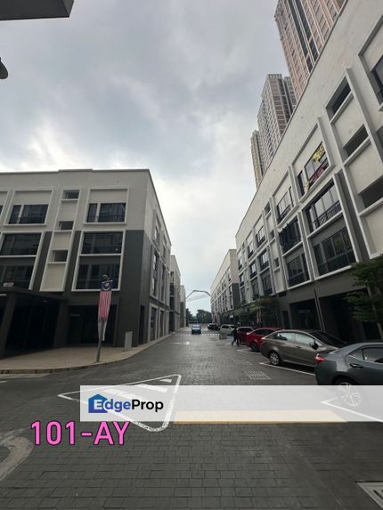 HOT AREA!!!Below S&P Price Edusentrel ,setia alam  Shop lot   Type U3  Land size :1269sqft 1st floor  Security 24 hours  Freehold  Non Bumi , Selangor, Setia Alam/Alam Nusantara