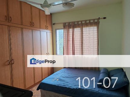 CHEAP CHEAP!!!Puchong Wawasan Saraka Apartment   Built Up Size : 950sqft  Bedroom : 3 Bathroom : 2 Car Park : 1 Renovated  Partially furnished, Selangor, Puchong