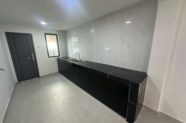 Jalan Mutiara Emas 2/32