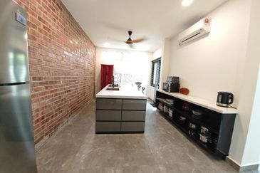 Maple Red, Adda Heights