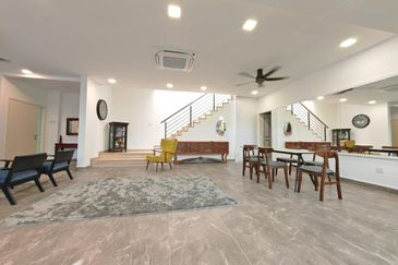 Maple Red, Adda Heights