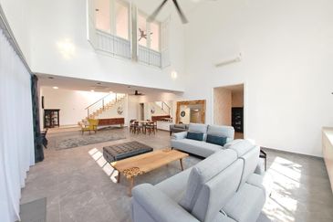 Maple Red, Adda Heights