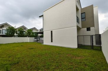 Avira Garden Terraces @ Medini