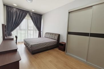 Baypoint @ Country Garden Danga Bay