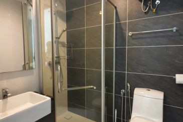 Baypoint @ Country Garden Danga Bay