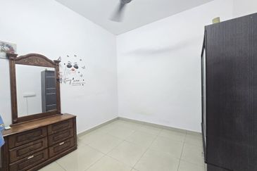 Maple Red, Adda Heights