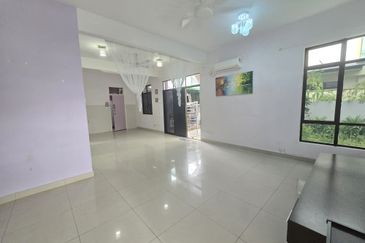 Maple Red, Adda Heights