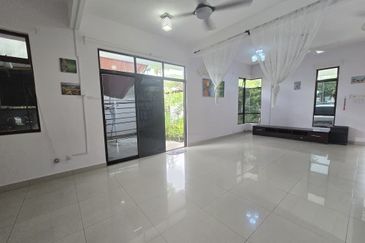 Maple Red, Adda Heights