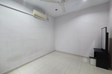 Maple Red, Adda Heights