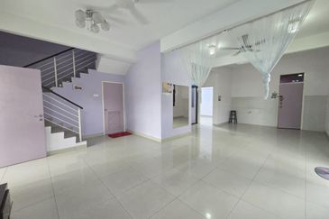 Maple Red, Adda Heights