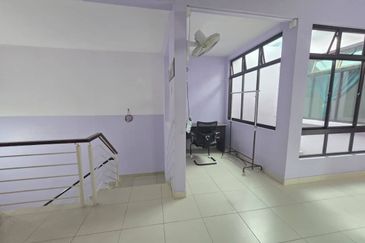 Maple Red, Adda Heights