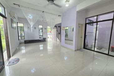 Maple Red, Adda Heights