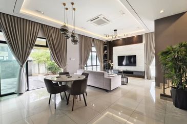 Austin Residence @Taman Mount Austin