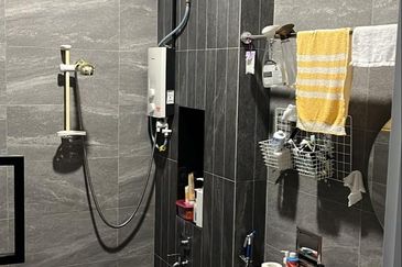 Setia Tropika - Double Storey Semi-D