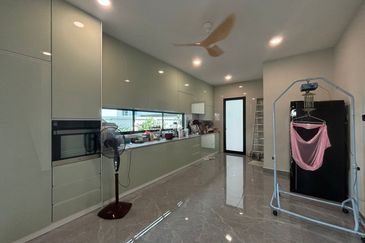 Setia Tropika - Double Storey Semi-D