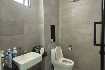 Setia Tropika - Double Storey Semi-D