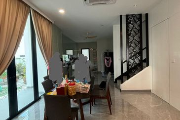 Setia Tropika - Double Storey Semi-D