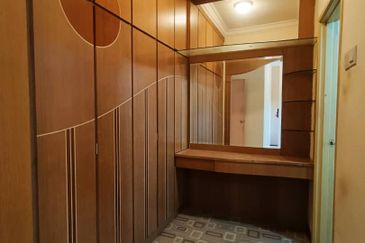 Jalan Mutiara Emas 3/6