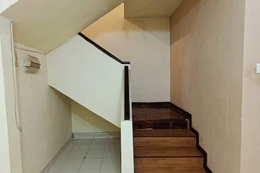 Jalan Mutiara Emas 3/6