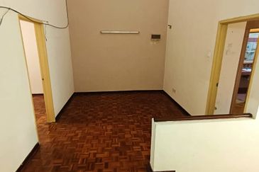 Jalan Mutiara Emas 3/6